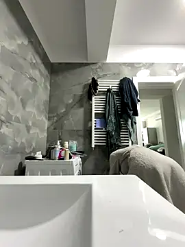 Snapshot of BonyBon29 chatting on October 28, 8:40 am BonyBon29 online show from October 28, 8:40 am