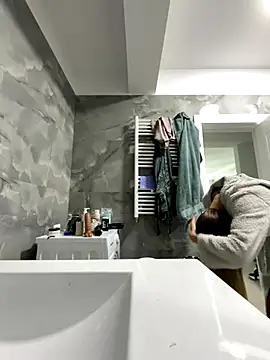 Snapshot of BonyBon29 chatting on October 29, 6:37 am BonyBon29 online show from October 29, 6:37 am