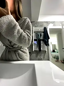 Snapshot of BonyBon29 chatting on November 3, 8:04 am BonyBon29 online show from November 3, 8:04 am