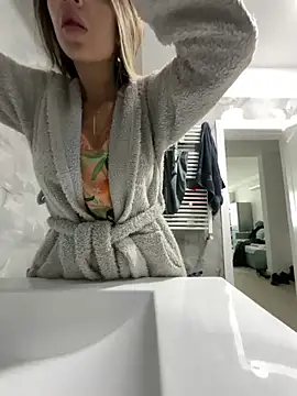 Snapshot of BonyBon29 chatting on November 5, 6:57 am BonyBon29 online show from November 5, 6:57 am