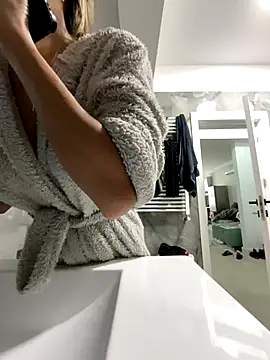 Snapshot of BonyBon29 chatting on November 7, 7:08 am BonyBon29 online show from November 7, 7:08 am