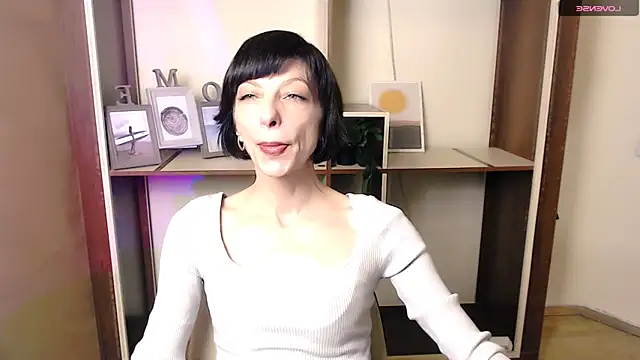  AngeliaFlow  online show from October 24, 7:05 am