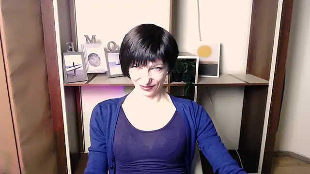  AngeliaFlow  online show from November 18, 7:35 am