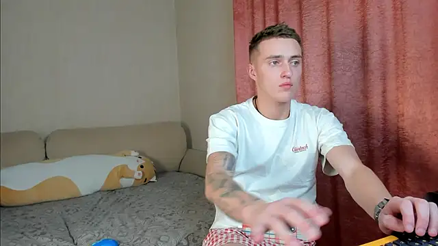 crazybottom99 online show from November 1, 6:32 pm