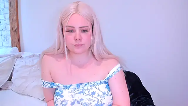 Snapshot of _leana_ chatting on March 18, 9:43 pm  leana  online show from March 18, 9:43 pm