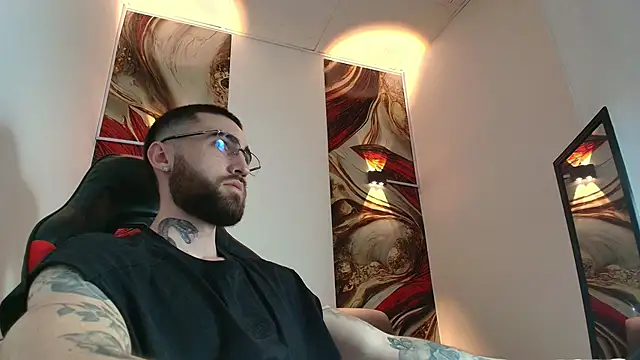 Luke davis01 online show from October 2, 12:45 pm