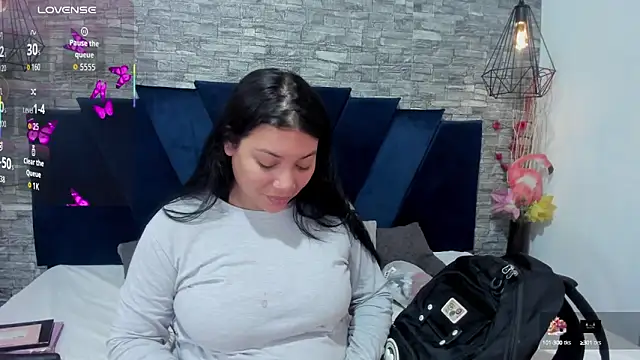 Sophia Brunett online show from October 9, 12:25 pm