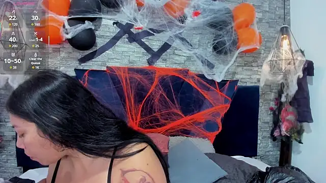 Sophia Brunett online show from October 31, 11:55 am