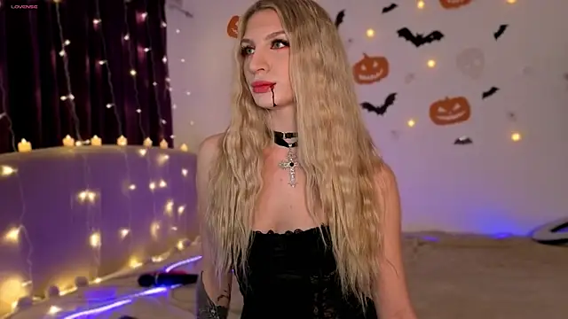 Snapshot of Nicole_Hampton chatting on October 30, 7:03 pm Nicole Hampton online show from October 30, 7:03 pm