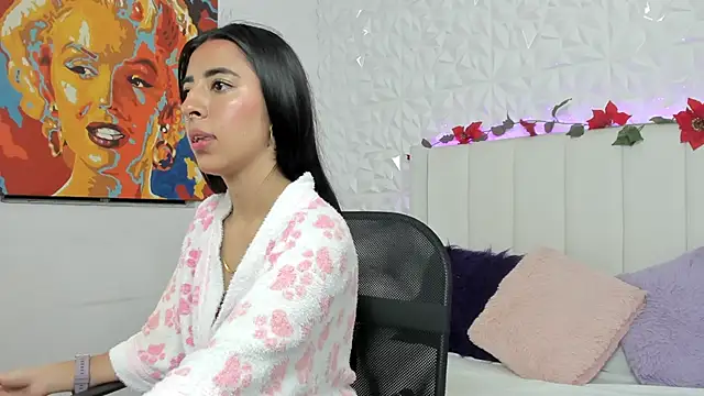 Mirandaa Rogers online show from February 23, 3:18 pm