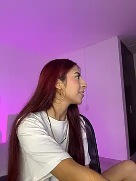 Mirandaa Rogers online show from April 17, 7:39 pm