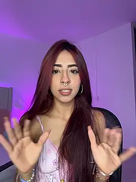 Mirandaa Rogers online show from April 19, 2:38 pm