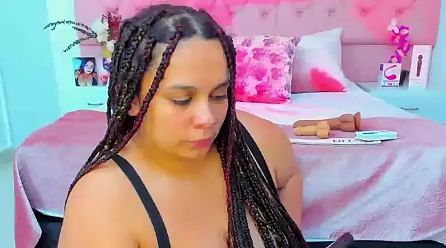 Snapshot of KourtneyEvans chatting on February 6, 6:24 pm KourtneyEvans online show from February 6, 6:24 pm