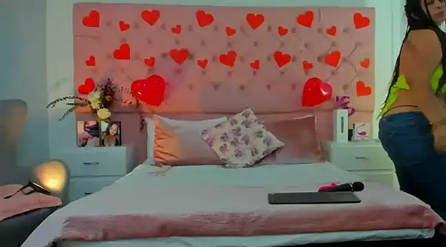 Snapshot of KourtneyEvans chatting on February 15, 5:50 pm KourtneyEvans online show from February 15, 5:50 pm