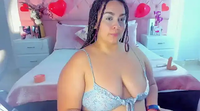 Snapshot of KourtneyEvans chatting on February 17, 7:21 pm KourtneyEvans online show from February 17, 7:21 pm