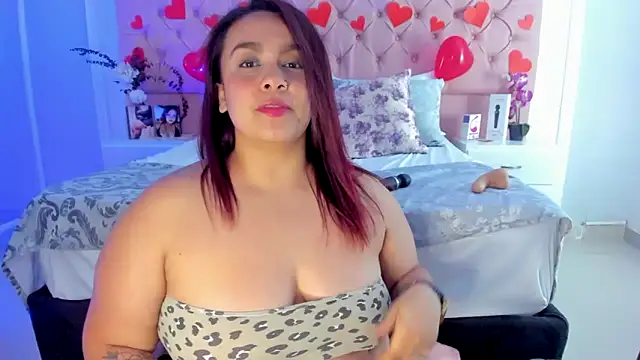 Snapshot of KourtneyEvans chatting on February 25, 9:35 pm KourtneyEvans online show from February 25, 9:35 pm