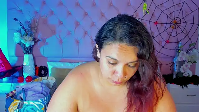 Snapshot of KourtneyEvans chatting on October 28, 4:53 pm KourtneyEvans online show from October 28, 4:53 pm