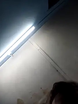 Snapshot of simrun70 chatting on December 4, 12:53 am simrun70 online show from December 4, 12:53 am