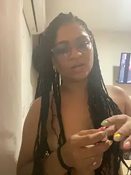 Snapshot of Tana_latin chatting on March 6, 10:26 pm Tana latin online show from March 6, 10:26 pm