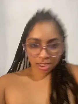 Snapshot of Tana_latin chatting on March 8, 3:50 am Tana latin online show from March 8, 3:50 am