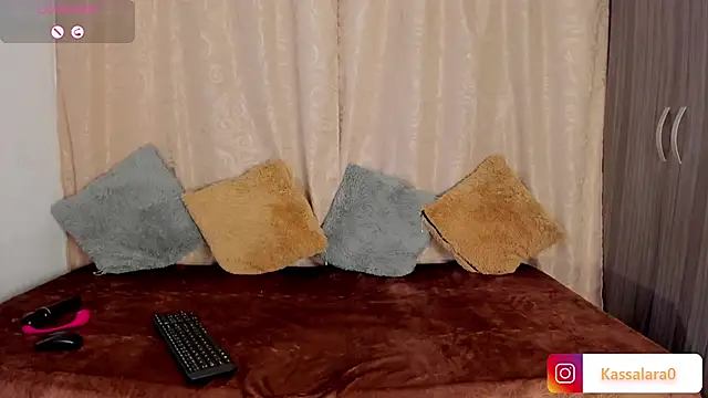 Snapshot of kassandra_Lara chatting on September 19, 2:57 am kassandra Lara online show from September 19, 2:57 am