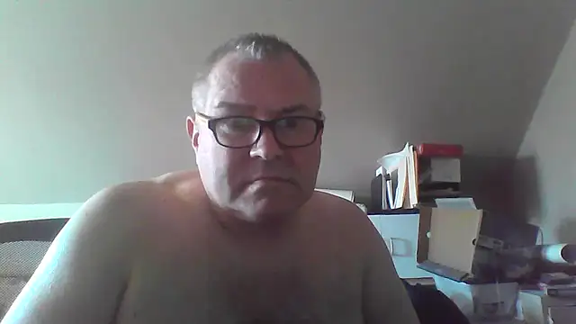 mkestr69 online show from April 21, 3:07 pm