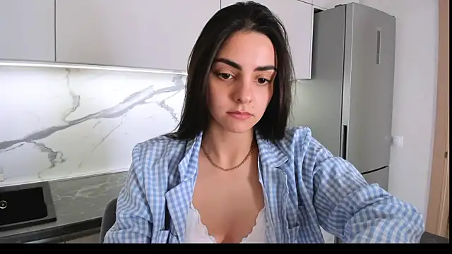 EmiliaZen online show from February 11, 1:51 pm