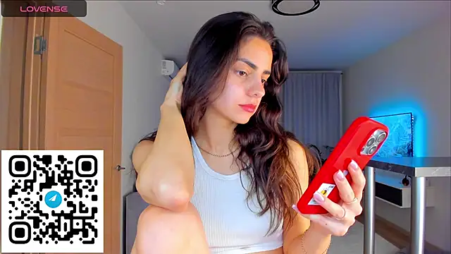 EmiliaZen online show from November 11, 3:56 pm