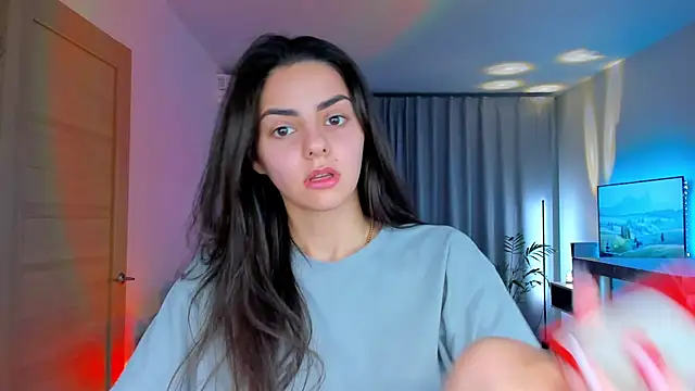 EmiliaZen online show from February 12, 3:40 pm