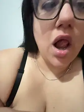 daianaspencer online show from March 30, 8:04 am