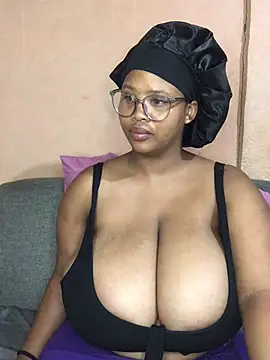 Snapshot of NonoGotBoobies chatting on February 6, 2:22 am NonoGotBoobies online show from February 6, 2:22 am