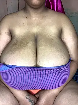 Snapshot of NonoGotBoobies chatting on October 22, 5:41 am NonoGotBoobies online show from October 22, 5:41 am