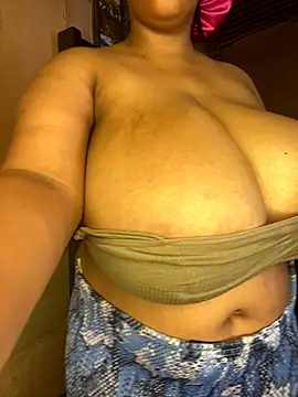 Snapshot of NonoGotBoobies chatting on November 13, 7:07 am NonoGotBoobies online show from November 13, 7:07 am