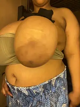 Snapshot of NonoGotBoobies chatting on November 17, 8:20 am NonoGotBoobies online show from November 17, 8:20 am