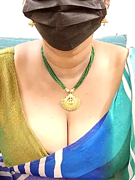 Snapshot of niiveditha chatting on February 17, 7:53 pm niiveditha online show from February 17, 7:53 pm