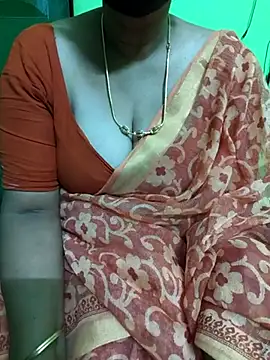 Snapshot of niiveditha chatting on March 10, 1:01 am niiveditha online show from March 10, 1:01 am