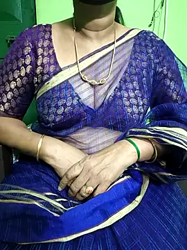 Snapshot of niiveditha chatting on March 15, 12:45 pm niiveditha online show from March 15, 12:45 pm