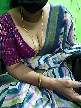 Snapshot of niiveditha chatting on November 4, 12:04 pm niiveditha online show from November 4, 12:04 pm