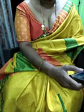 Snapshot of niiveditha chatting on November 6, 3:07 am niiveditha online show from November 6, 3:07 am