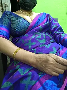 Snapshot of niiveditha chatting on November 16, 1:17 pm niiveditha online show from November 16, 1:17 pm