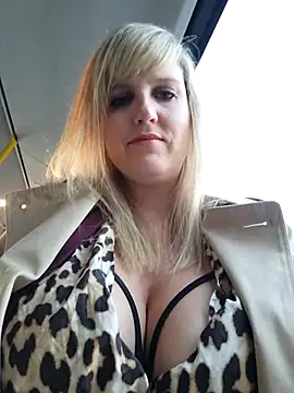 Sexybiene969 online show from September 30, 4:12 pm