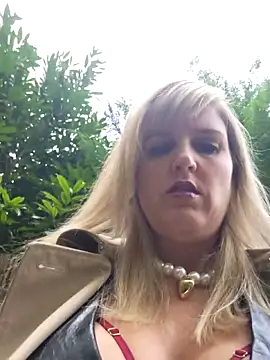 Sexybiene969 online show from October 22, 2:06 pm