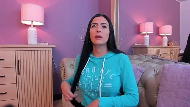 scarlet edwars online show from March 7, 12:12 pm