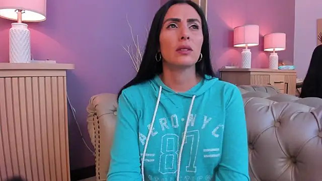 scarlet edwars online show from March 7, 3:28 pm