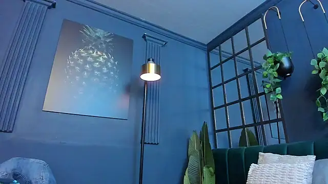 scarlet edwars online show from February 25, 7:23 pm