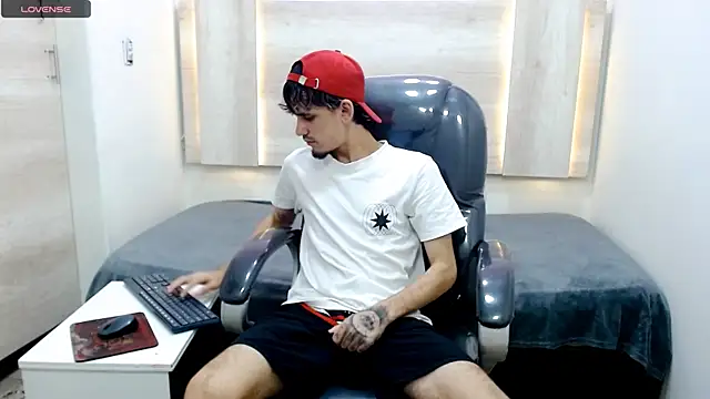 Dirty Kingg online show from February 11, 8:20 pm