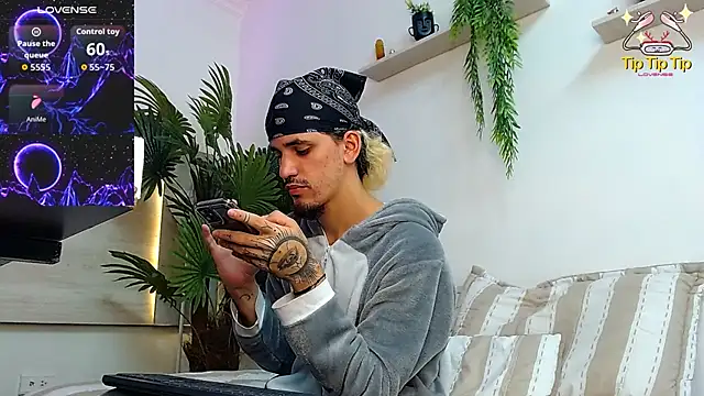 Dirty Kingg online show from September 12, 8:20 pm