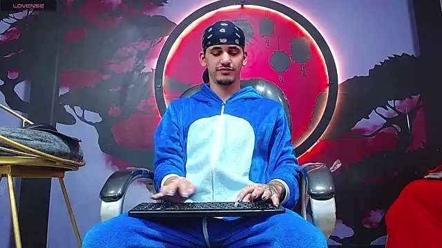 Dirty Kingg online show from November 7, 8:31 pm