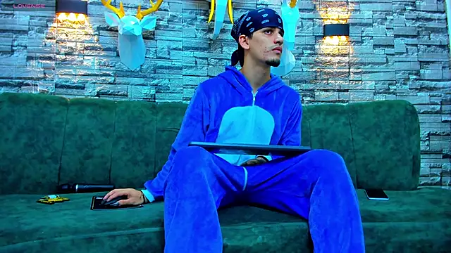 Dirty Kingg online show from November 15, 9:11 pm