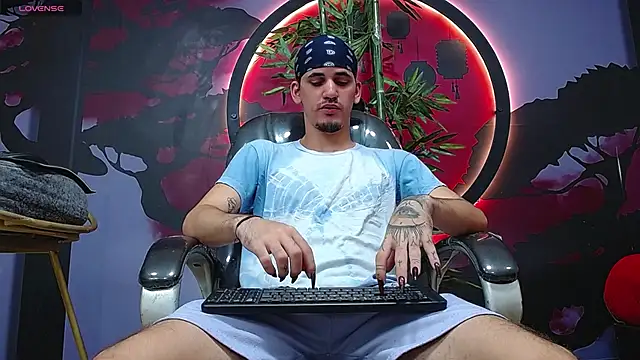 Dirty Kingg online show from November 17, 8:03 pm